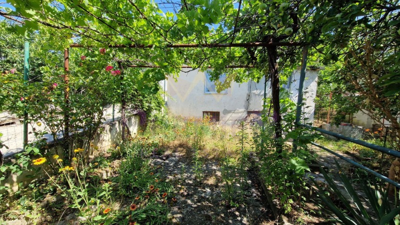 Продава ПАРЦЕЛ в град Варна, м-т Планова - 550 кв.м / 71 900 € » 140 624.18 лв., ИМОТИ ПРЕМИЕР