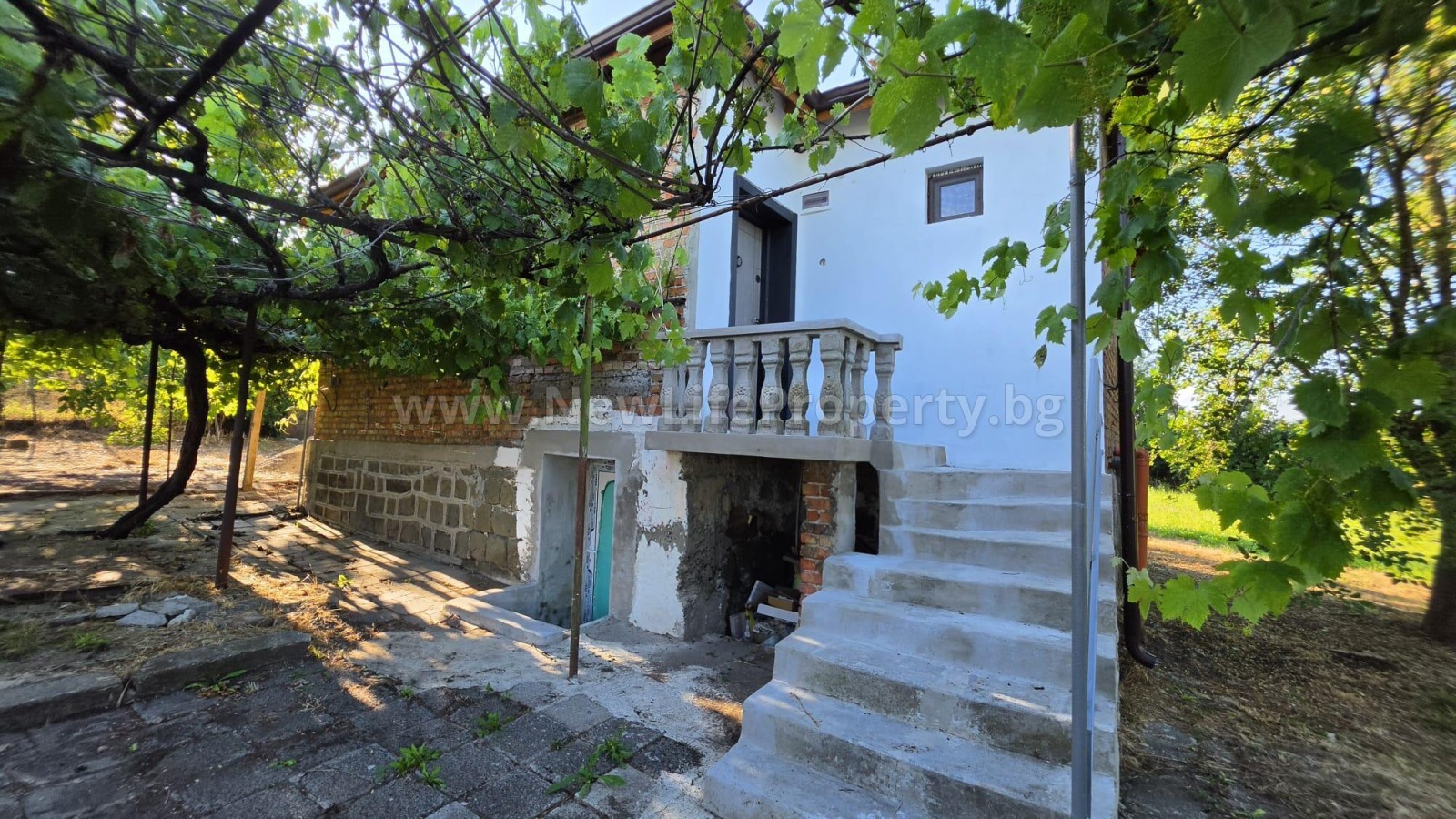 Продава КЪЩА, с. Ливада, област Бургас, снимка 17 - Къщи - 54970306