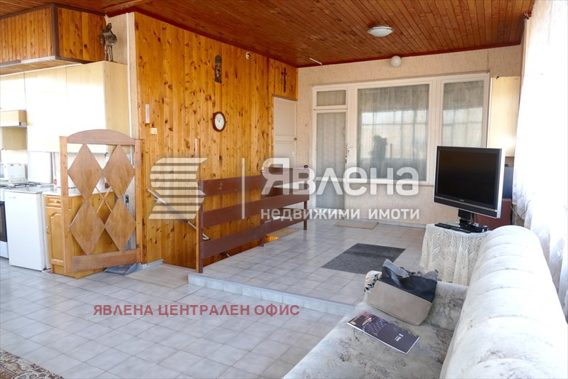Продава КЪЩА, с. Извор, област София област, снимка 15 - Къщи - 54085456