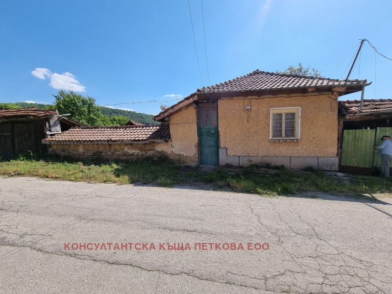 Продава КЪЩА, с. Малиново, област Ловеч, снимка 1 - Къщи - 42803362