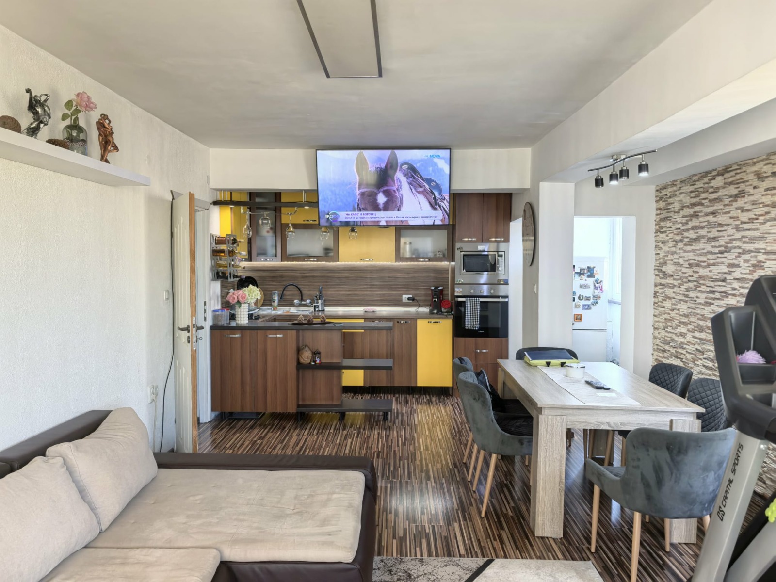 Продава 3-СТАЕН, гр. Плевен, Широк център