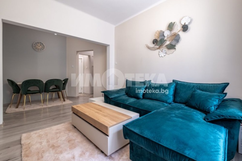 Продава 3-СТАЕН, гр. София, Център, снимка 3 - Апартаменти - 52798555