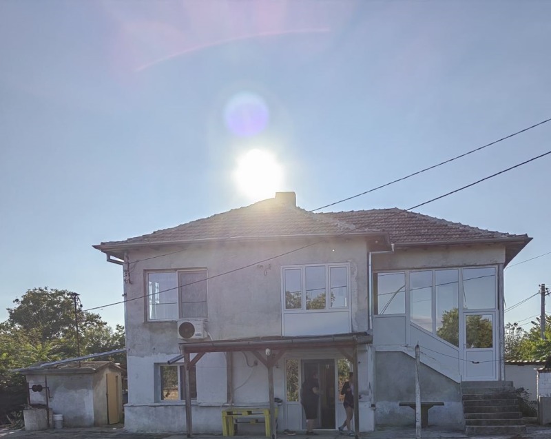 Продава КЪЩА, с. Неделево, област Пловдив