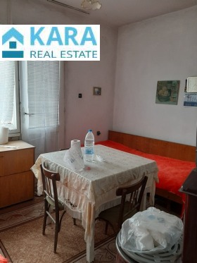 Piso de la casa Studen kladenets, Kardzhali 4