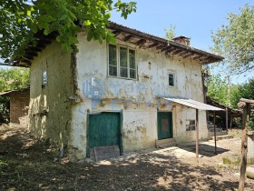 Продажба на имоти в с. Мусина, област Велико Търново - изображение 1 