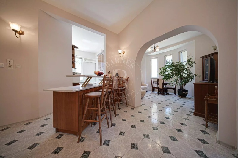 Продаја  2 спаваће собе Софија , Центар , 117 м2 | 57250972 - слика [2]