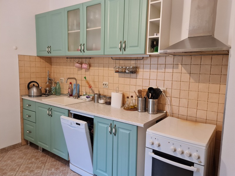 Продава ЕТАЖ ОТ КЪЩА, гр. София, Център, снимка 11 - Етаж от къща - 52550170