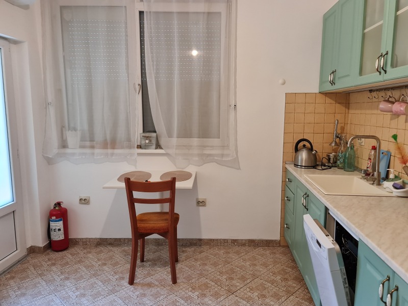 Продава ЕТАЖ ОТ КЪЩА, гр. София, Център, снимка 13 - Етаж от къща - 52550170