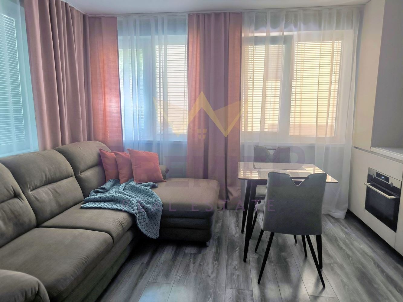 Продава 2-СТАЕН, гр. Варна, Център