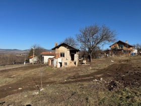 Ev Dolni Rakovec, bölge Pernik 13