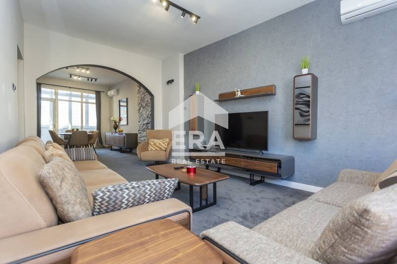 Продава 4-СТАЕН, гр. София, Център, снимка 2 - Апартаменти - 53734125