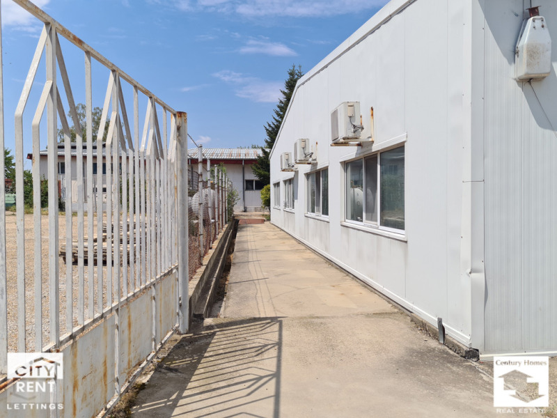 Продава ПРОМ. ПОМЕЩЕНИЕ, гр. Лясковец, област Велико Търново