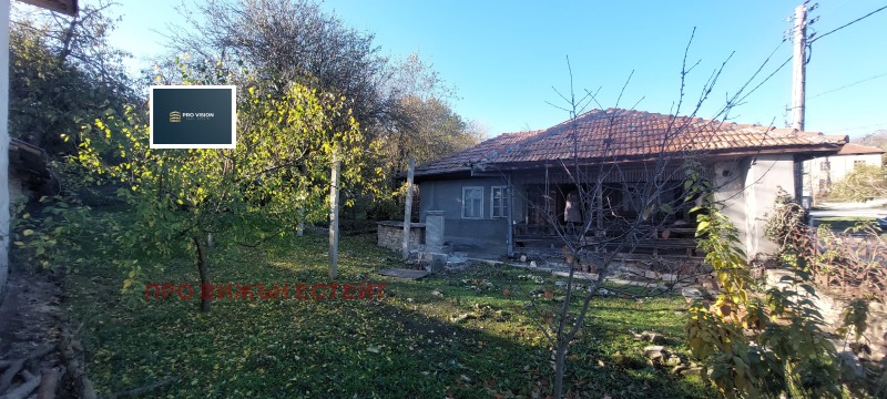 Продава КЪЩА, с. Върбак, област Шумен, снимка 13 - Къщи - 52581522