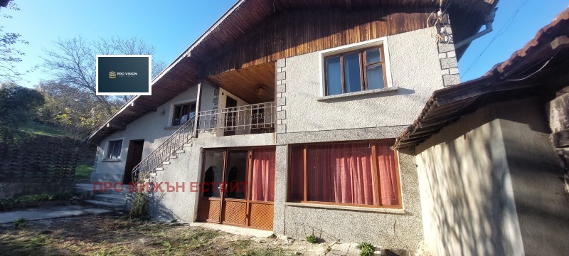 Продава КЪЩА, с. Върбак, област Шумен