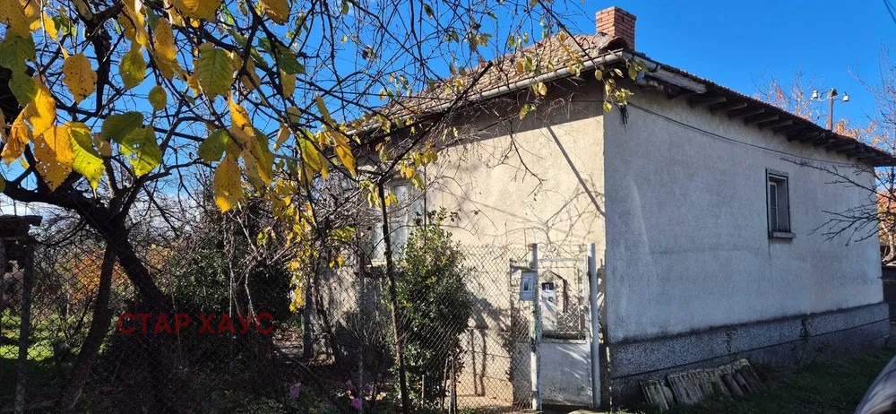 Продава КЪЩА, гр. Борово, област Русе, снимка 2 - Къщи - 53673594