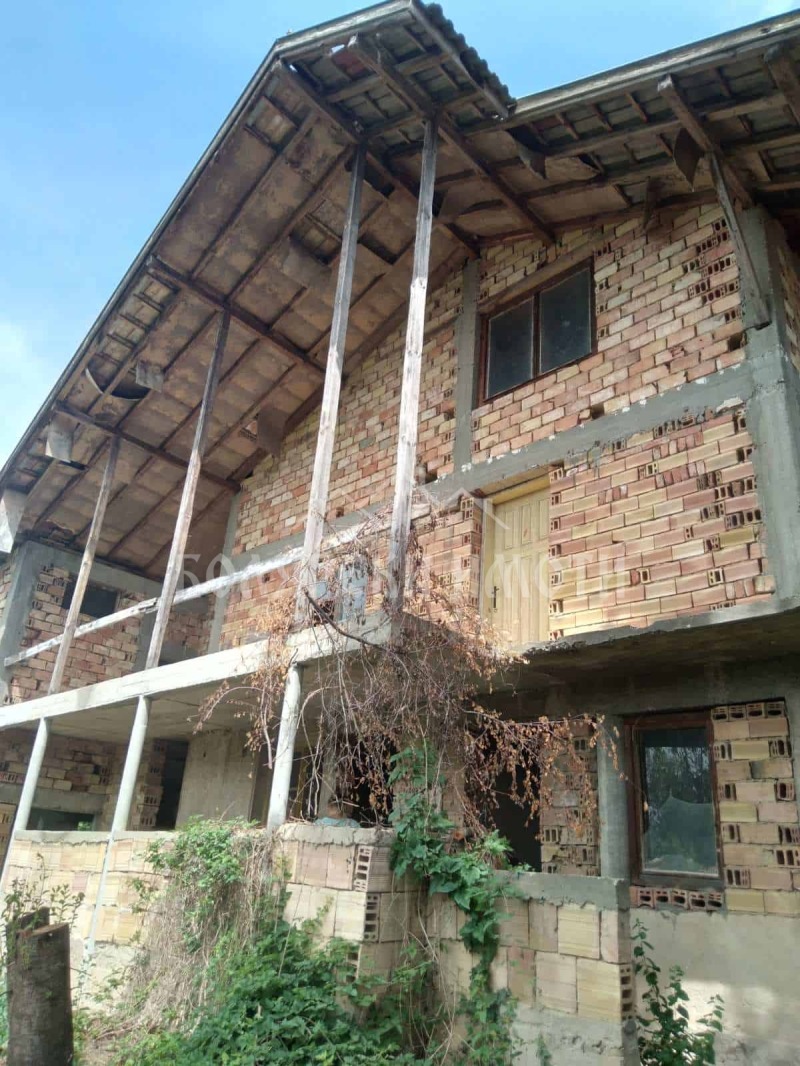 Продава КЪЩА в област Велико Търново, гр. Килифарево - 100 кв.м / 38 350 € » 75 006.08 лв., БОЛЯРСКИ ИМОТИ