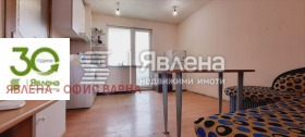 1 chambre Tsveten kvartal, Varna