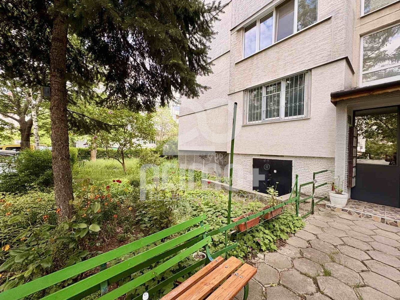 Продава 3-СТАЕН, гр. София, Младост 4