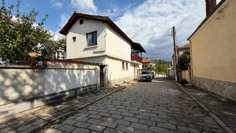 Продава КЪЩА, с. Зелениково, област Пловдив