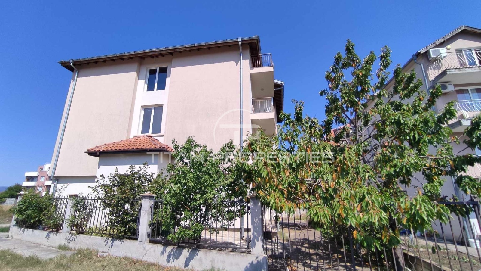 Продава ХОТЕЛ, с. Равда, област Бургас, снимка 2 - Хотели - 51046321