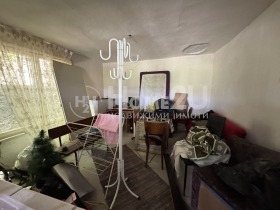 Casa Bela voda, Pernik 8