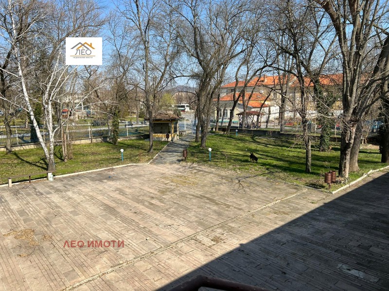 Продава  Пром. помещение област Пловдив , гр. Баня , 3925 кв.м | 80660204 - изображение [2]