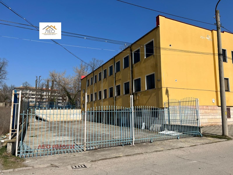 Продава  Пром. помещение област Пловдив , гр. Баня , 3925 кв.м | 80660204 - изображение [3]