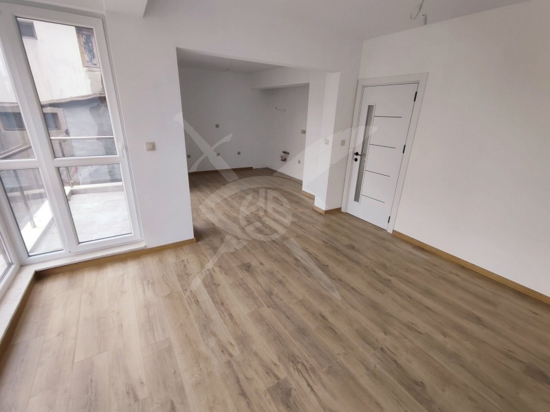 De vânzare  1 dormitor Varna , Țentâr , 70 mp | 44475234 - imagine [2]