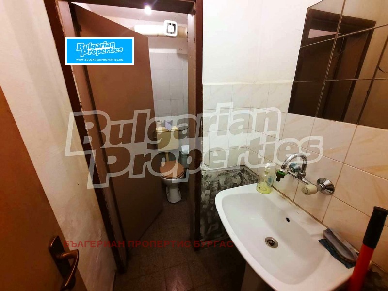 Продава ОФИС, гр. Бургас, Възраждане, снимка 15 - Офиси - 52479999