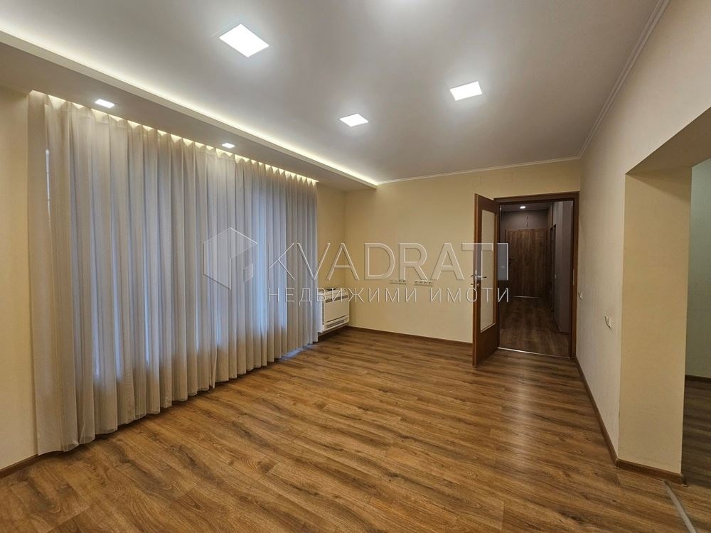 Продава МНОГОСТАЕН, гр. Пловдив, Кючук Париж, снимка 2 - Апартаменти - 55348570