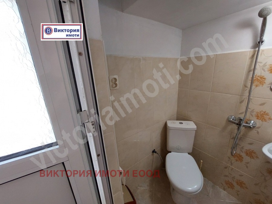 Продава КЪЩА, с. Джулюница, област Велико Търново, снимка 2 - Къщи - 48566659