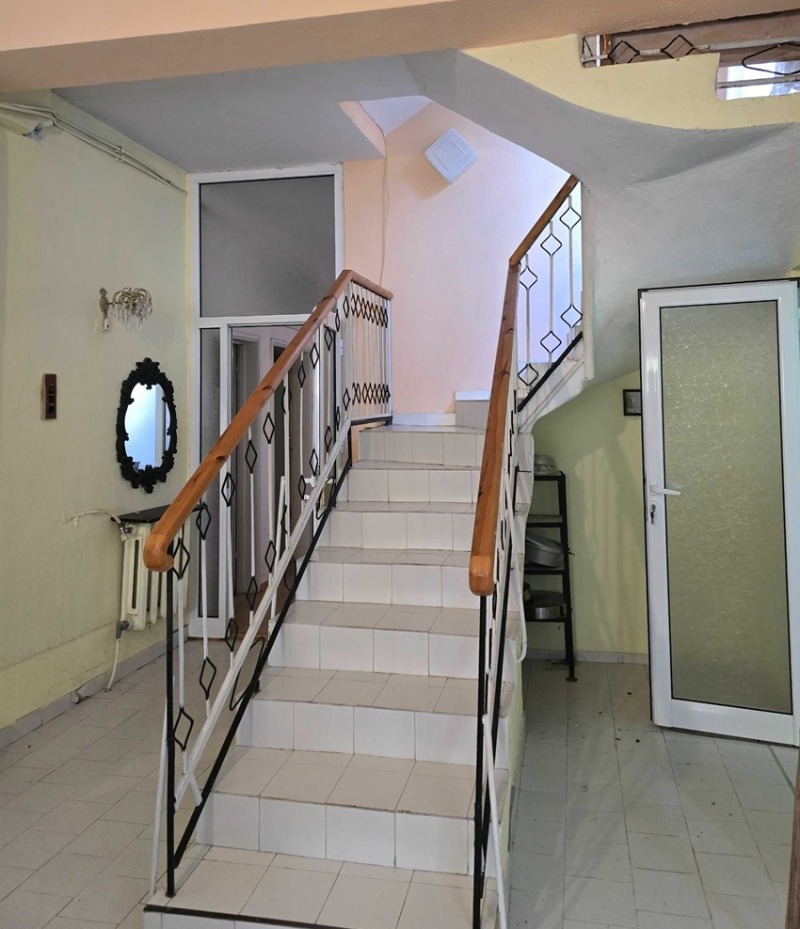 Продава КЪЩА в област Пловдив, с. Нареченски бани - 210 кв.м / 75 900 € » 148 447.50 лв., ПЕПА АНГЕЛОВА НЕДВИЖИМИ ИМОТИ