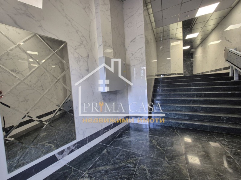 En venta  2 dormitorios Plovdiv , Mladezhki Jalm , 150 metros cuadrados | 80969893 - imagen [2]