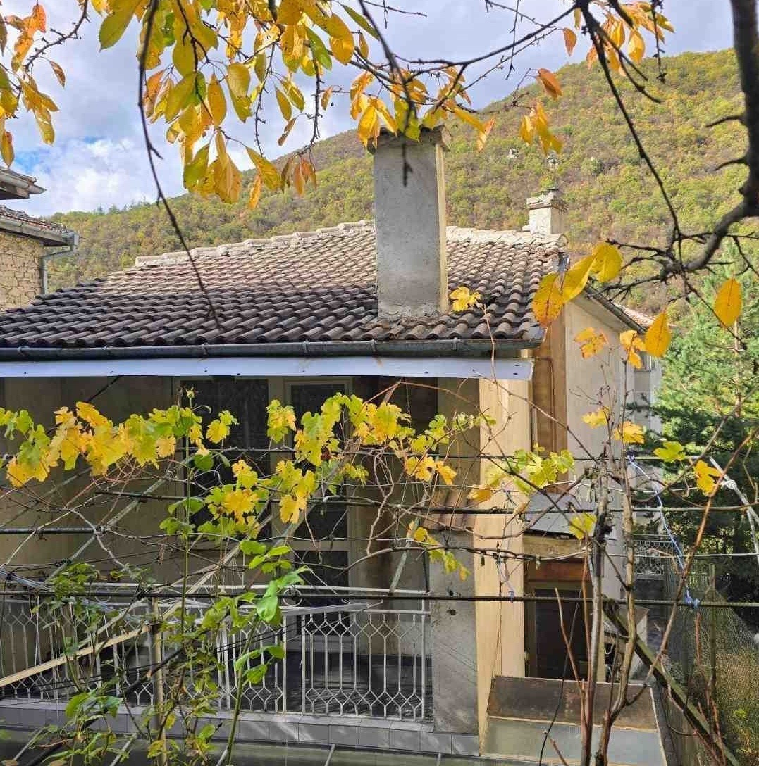 Продава КЪЩА, с. Нареченски бани, област Пловдив, снимка 14 - Къщи - 54331002