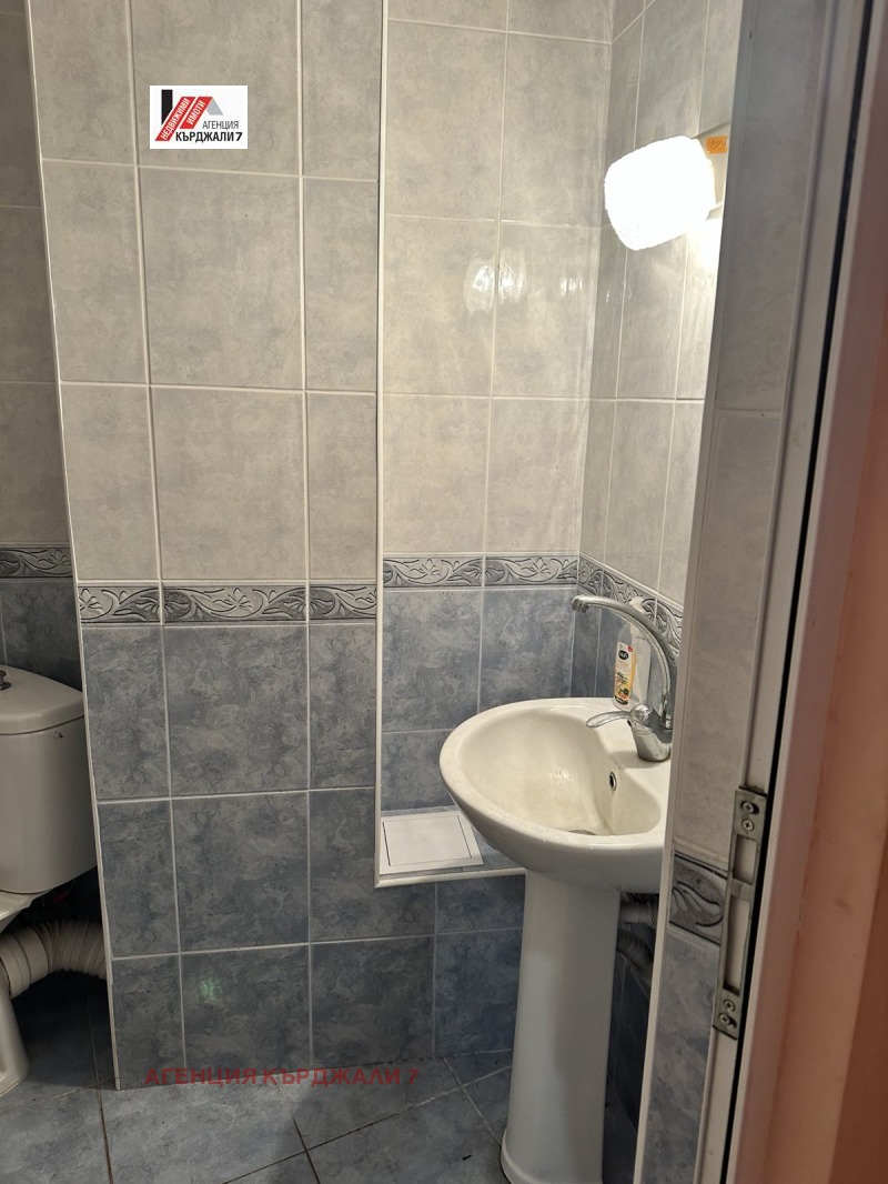 Продава 2-СТАЕН, гр. Кърджали, Възрожденци, снимка 6 - Апартаменти - 52717651