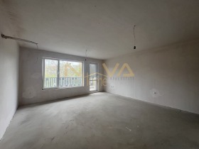 2 quartos Centralna pochtcha, Varna 2