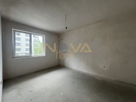2 quartos Centralna pochtcha, Varna 9