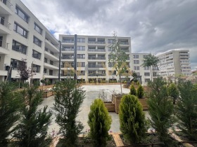 2 quartos Centralna pochtcha, Varna 1