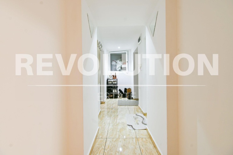 Продава 3-СТАЕН, гр. София, Център, снимка 4 - Апартаменти - 52838084