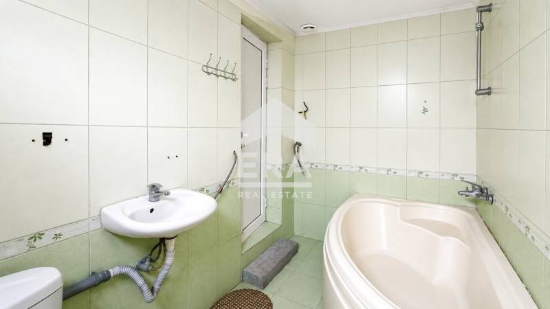 Продава КЪЩА, гр. Търговище, Вароша, снимка 11 - Къщи - 55096186