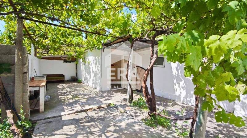 Продава КЪЩА, гр. Търговище, Вароша, снимка 15 - Къщи - 55096186
