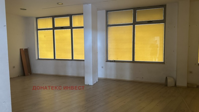 Продава МАГАЗИН, гр. Карлово, област Пловдив, снимка 5 - Магазини - 52490163