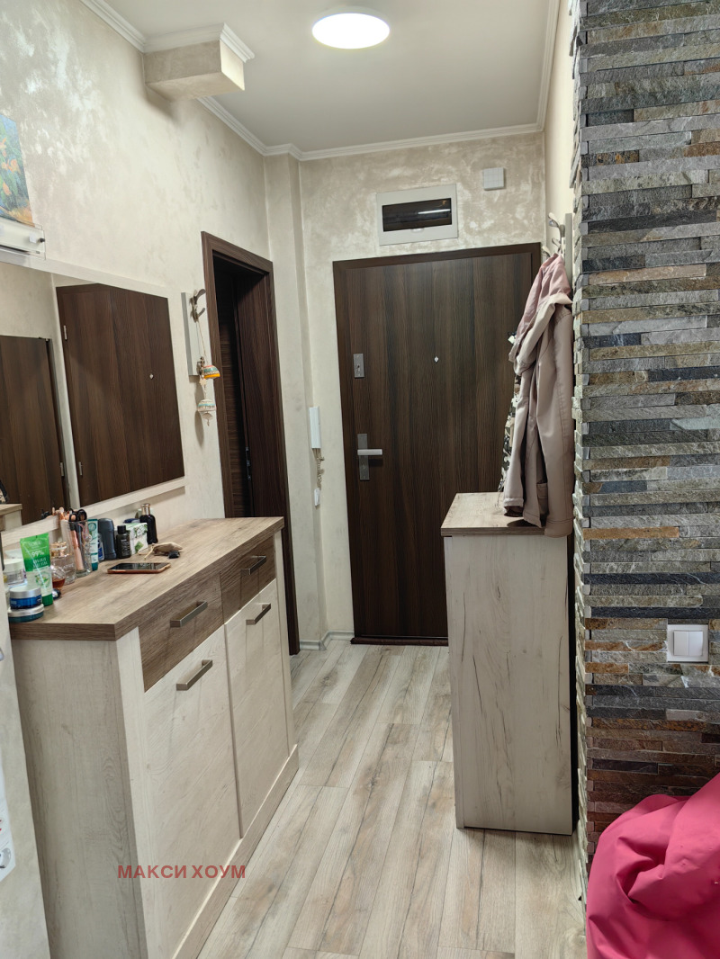 Продава 3-СТАЕН, гр. София, Триъгълника, снимка 2 - Апартаменти - 52585044