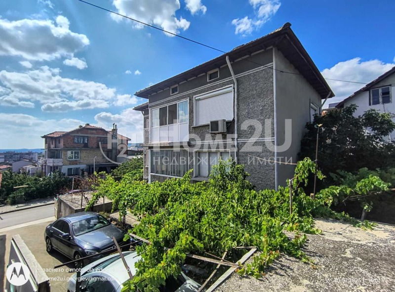 Продава  Къща област Варна , гр. Аксаково , 300 кв.м | 18221999 - изображение [2]