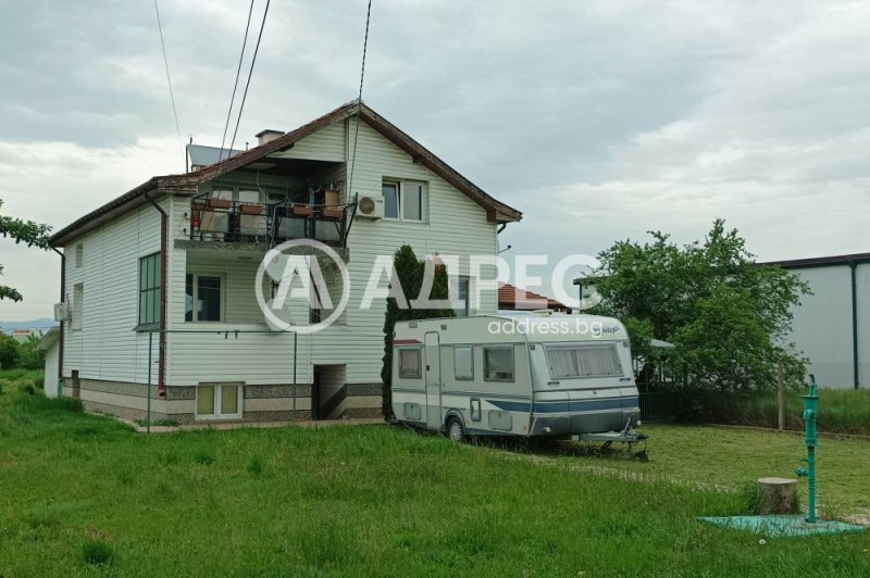 Продава КЪЩА, гр. София, Враждебна, снимка 2 - Къщи - 47605325