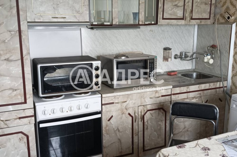 Продава КЪЩА, гр. София, Враждебна, снимка 4 - Къщи - 47605325