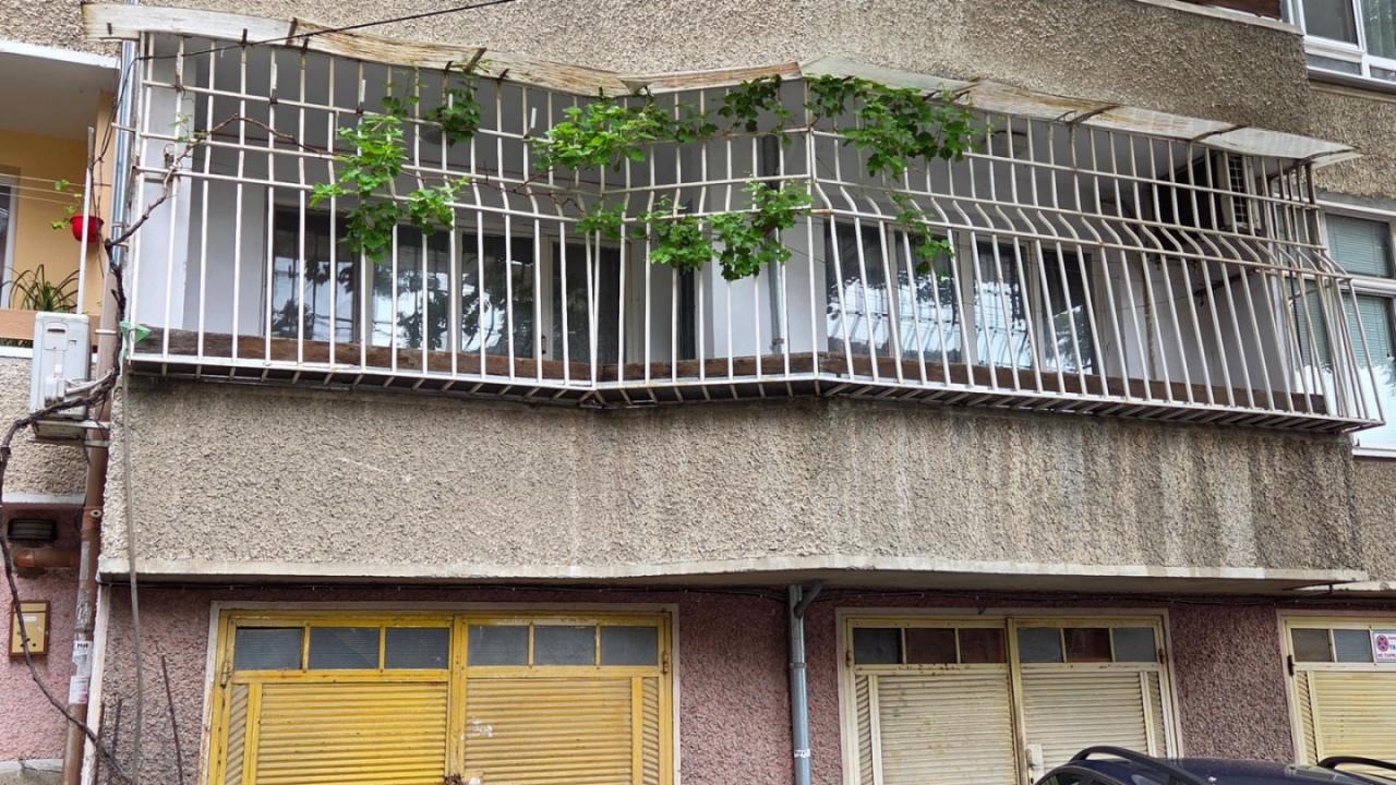 Продава 4-СТАЕН, гр. Шумен, Математическа гимназия, снимка 2 - Апартаменти - 54670353