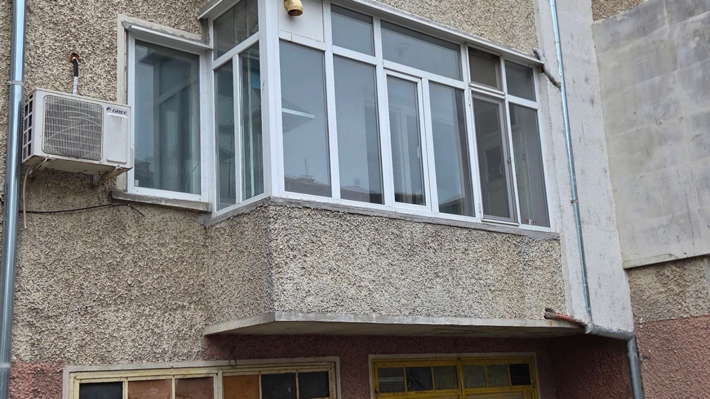 Продава 4-СТАЕН, гр. Шумен, Математическа гимназия, снимка 3 - Апартаменти - 54670353