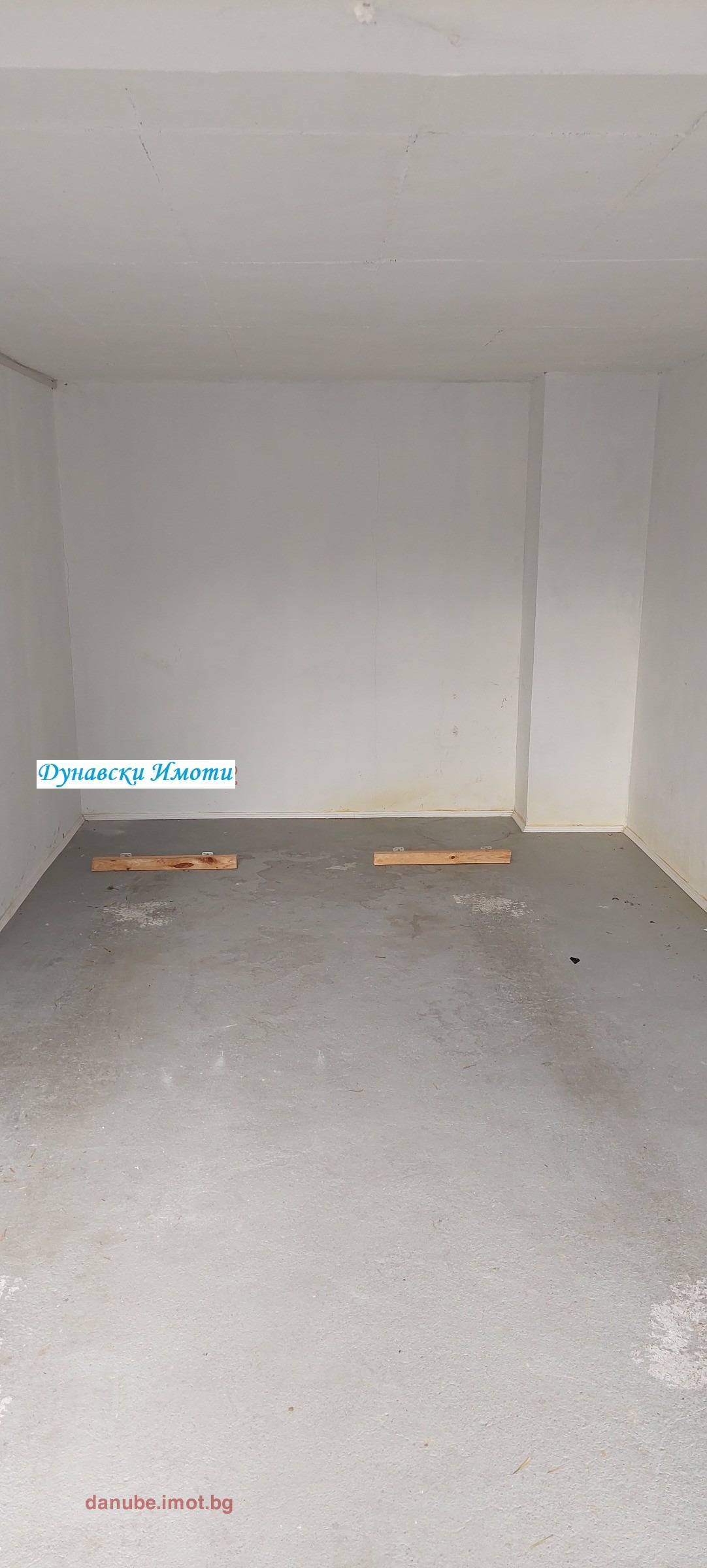 Продава ГАРАЖ, ПАРКОМЯСТО, гр. Русе, Ялта, снимка 2 - Гаражи и паркоместа - 54960901