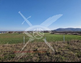 Οικόπεδο ΤΣερνο μορε, Βυργασ